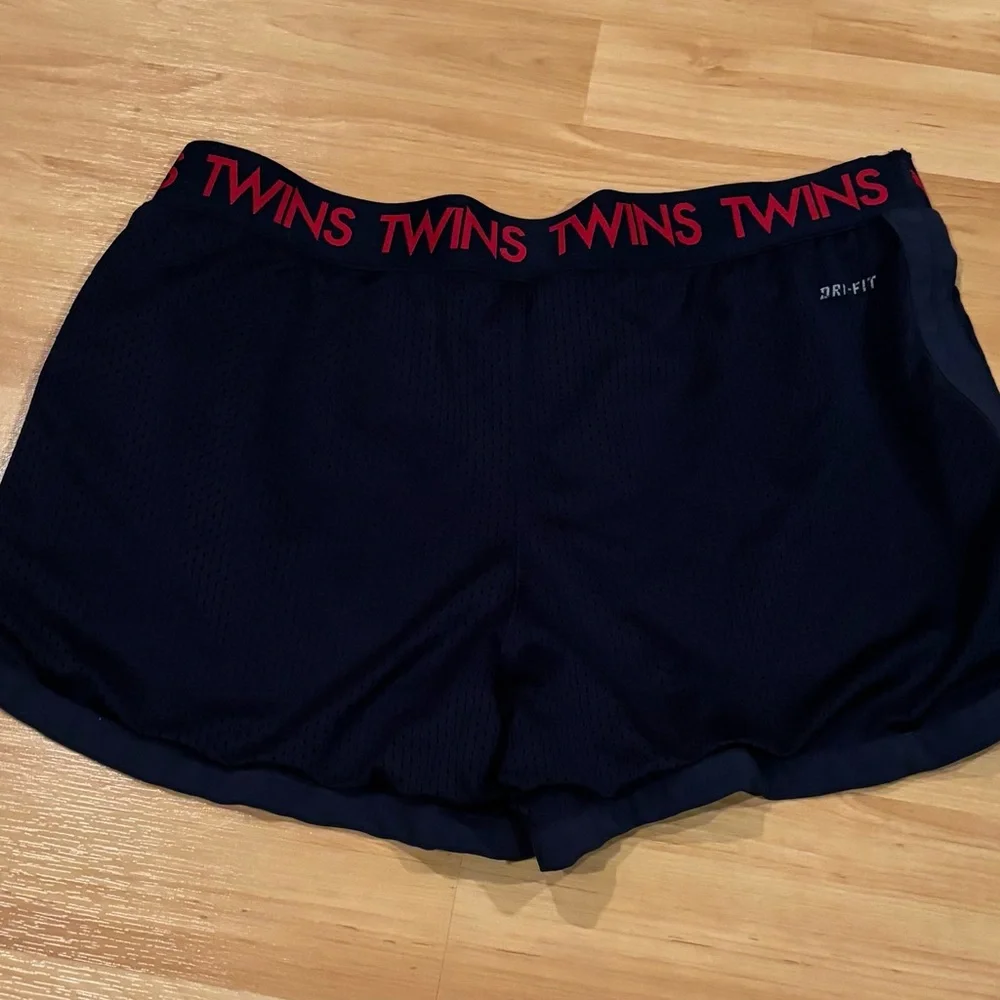 5/$25 Nike Minnesota‎ Twins Women’s Navy Athletic Shorts with Red Accents